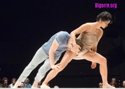 08/01/16 : Boris Charmatz et Emmanuelle Huynh dans Boléro 2 au Parvis 08/01/16 : Boris Charmatz et Emmanuelle Huynh dans Boléro 2 au Parvis