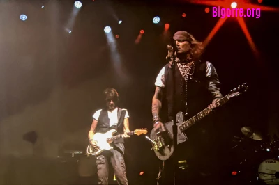 Jeff Beck et Johnny Depp sur la scène de Jazz In Marciac