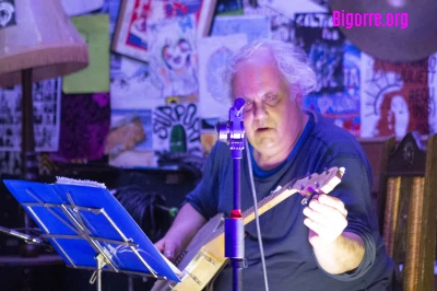 Eugene Chadbourne au Celtic Pub/ Stéphane Boularand (c)Bigorre.org