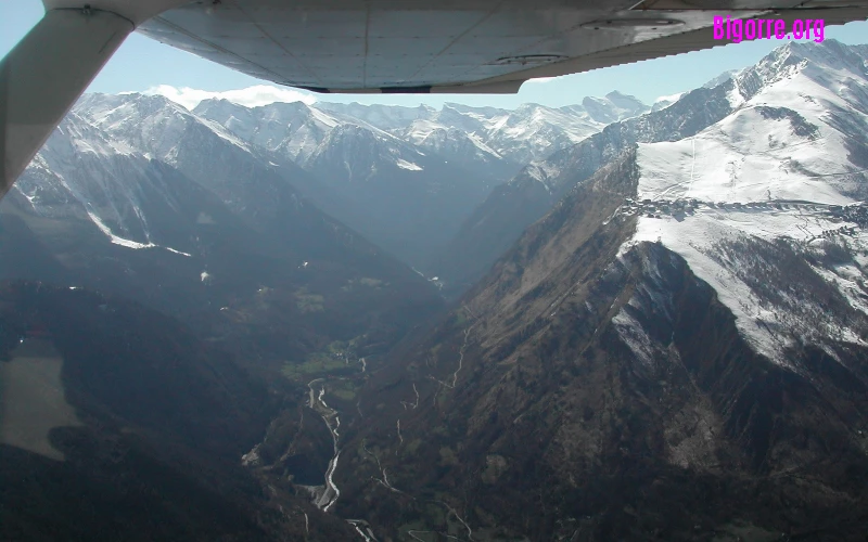 Les Pyrénées vues du ciel
