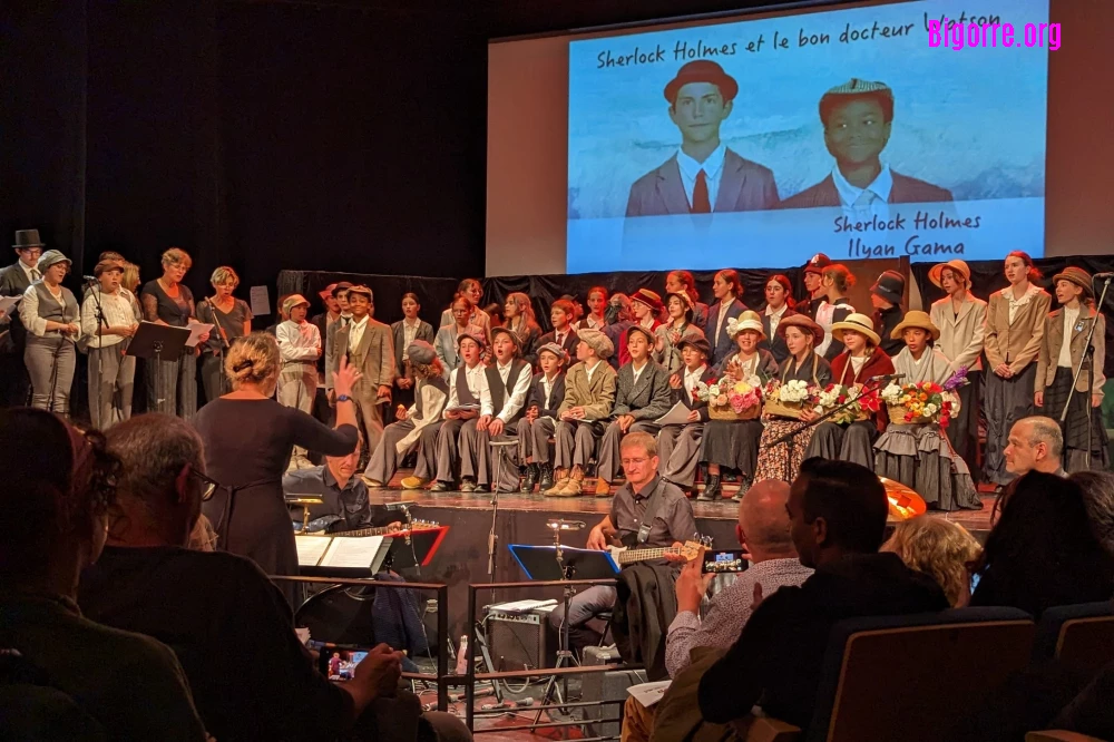 Plus de 40 collègiens sur la scène du Conservatoire Henri Duparc pour une comédie musicale XL