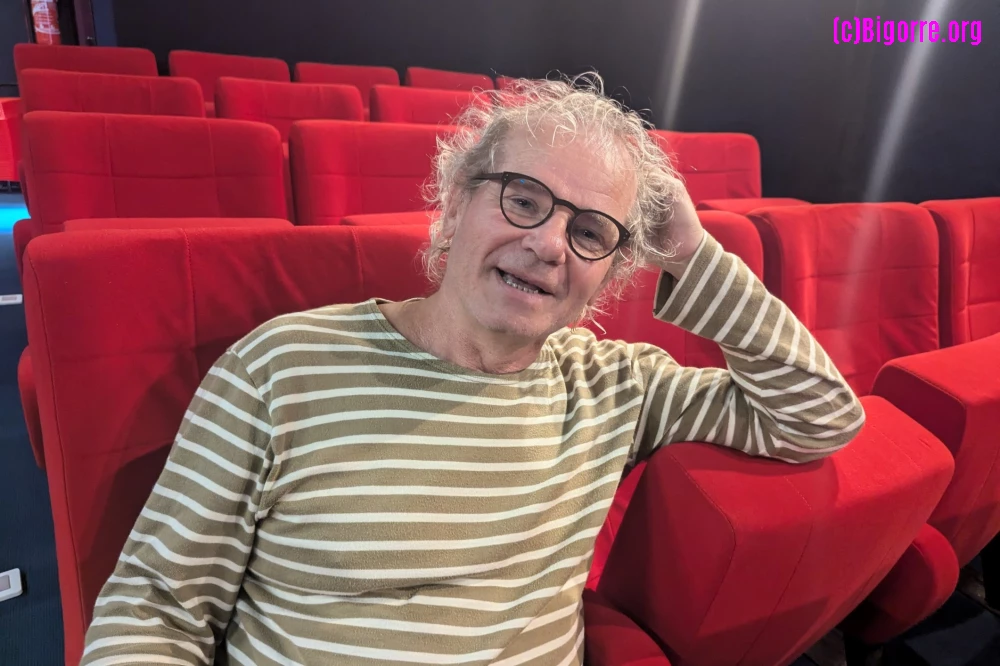 Renan Le Quentrec dans la grande salle de cinéma et de spectacle du Lalano