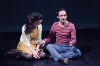 Sylvain Duthu et Fanny Violeau sur la scène du Théâtre des Nouveautés/ Stéphane Boularand (c)Bigorre.org