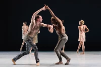 Alonzi King Lines Ballet sur la scène du Parvis Alonzi King Lines Ballet sur la scène du Parvis