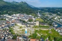 Lourdes, château et sansctuaire/ photo de P. Vincent, OT Lourdes