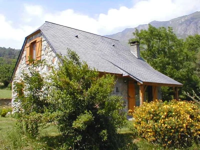 http://www.gites-france-pyrenees.fr/photos1/grange vue1.jpg http://www.gites-france-pyrenees.fr/photos1/grange vue1.jpg